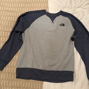The Northface crewneck ￼